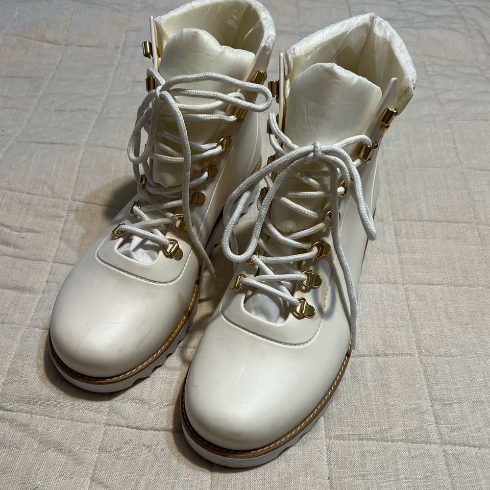 Andre Assous Cream Lace-Up Boots with Gold Accents